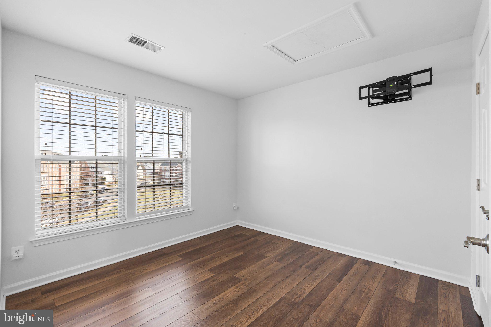 PORT POTOMAC - Residential