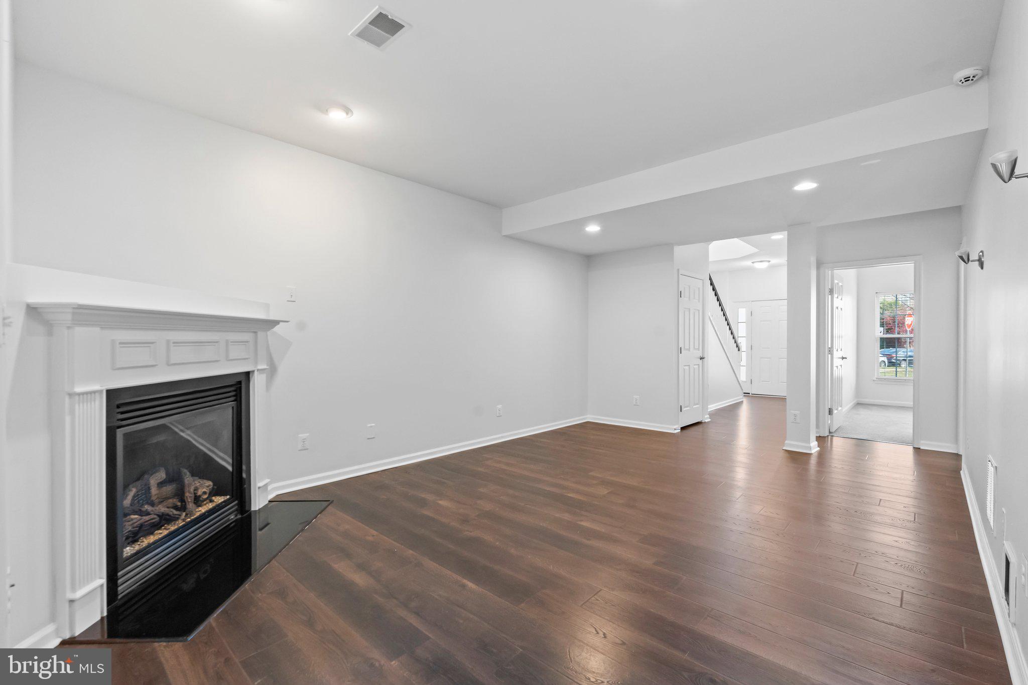 PORT POTOMAC - Residential