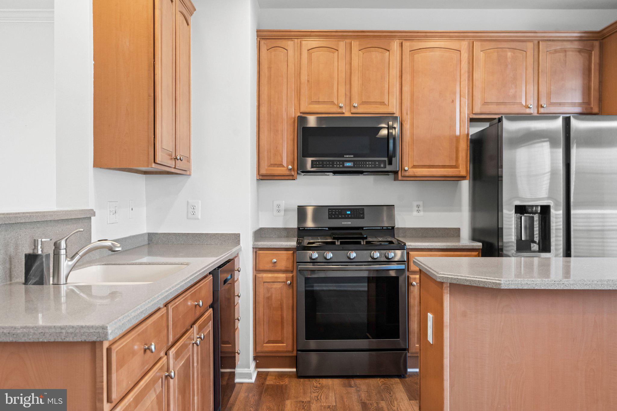 PORT POTOMAC - Residential