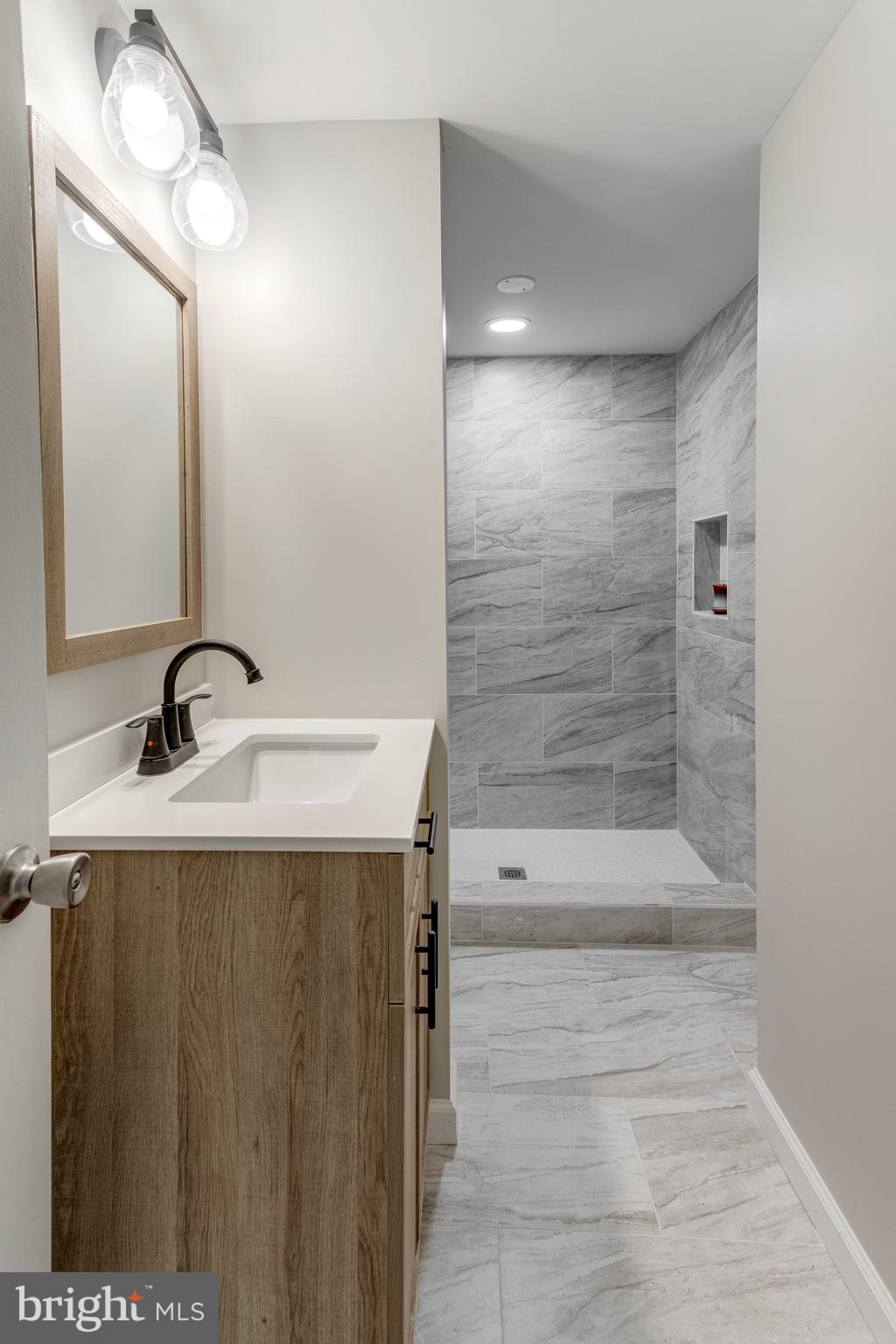 DALE CITY - Residential