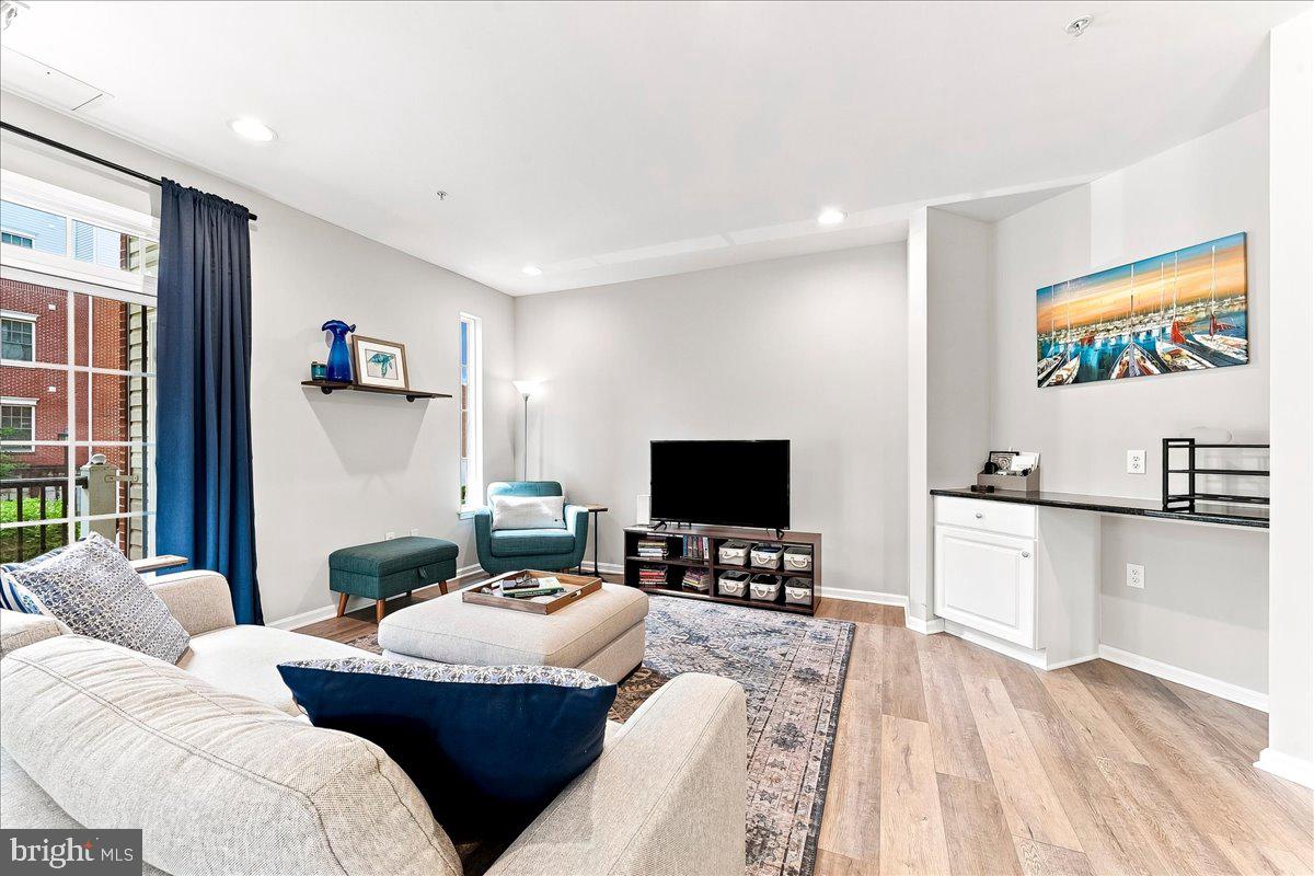 350 W ELM STREET 3206