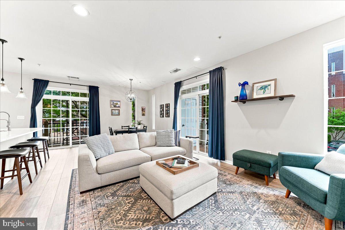350 W ELM STREET 3206