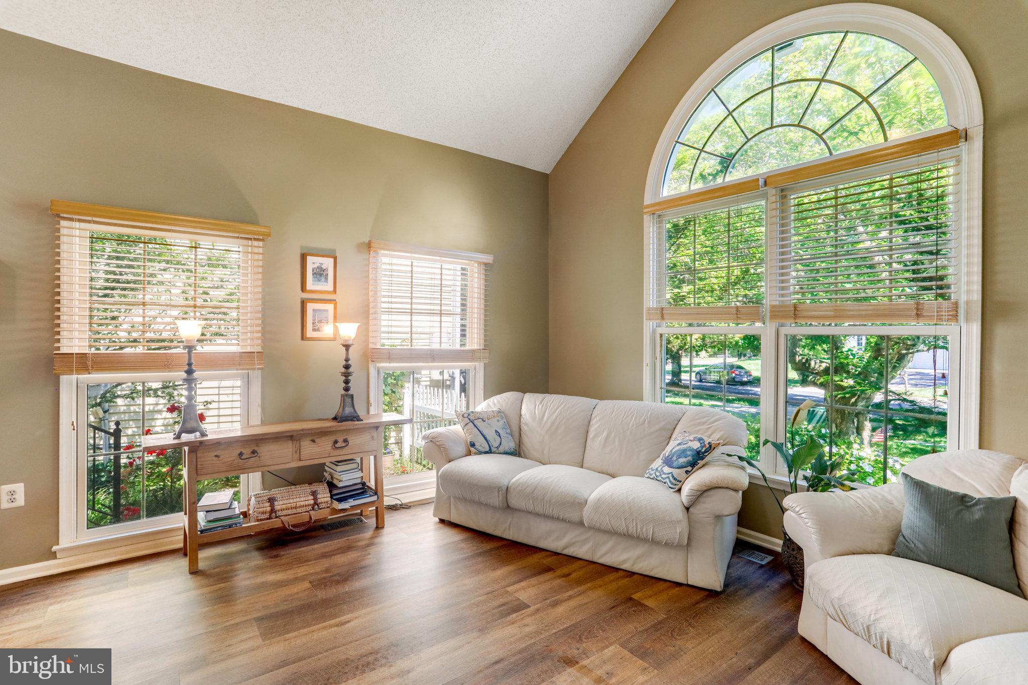 LONGMEAD - Residential