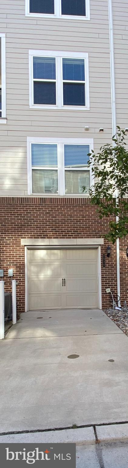 LOFTS AT METROWEST - Residential Lease