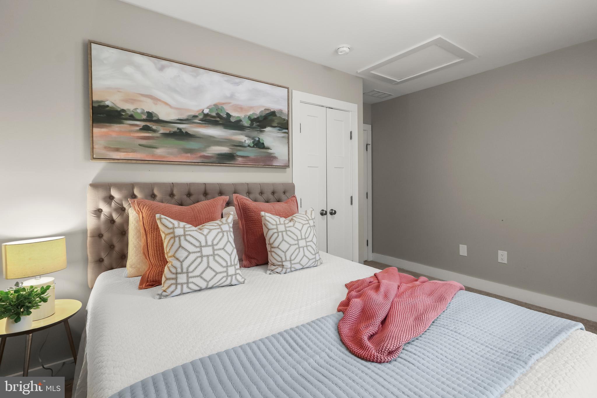 SUNRISE BEACH - Residential