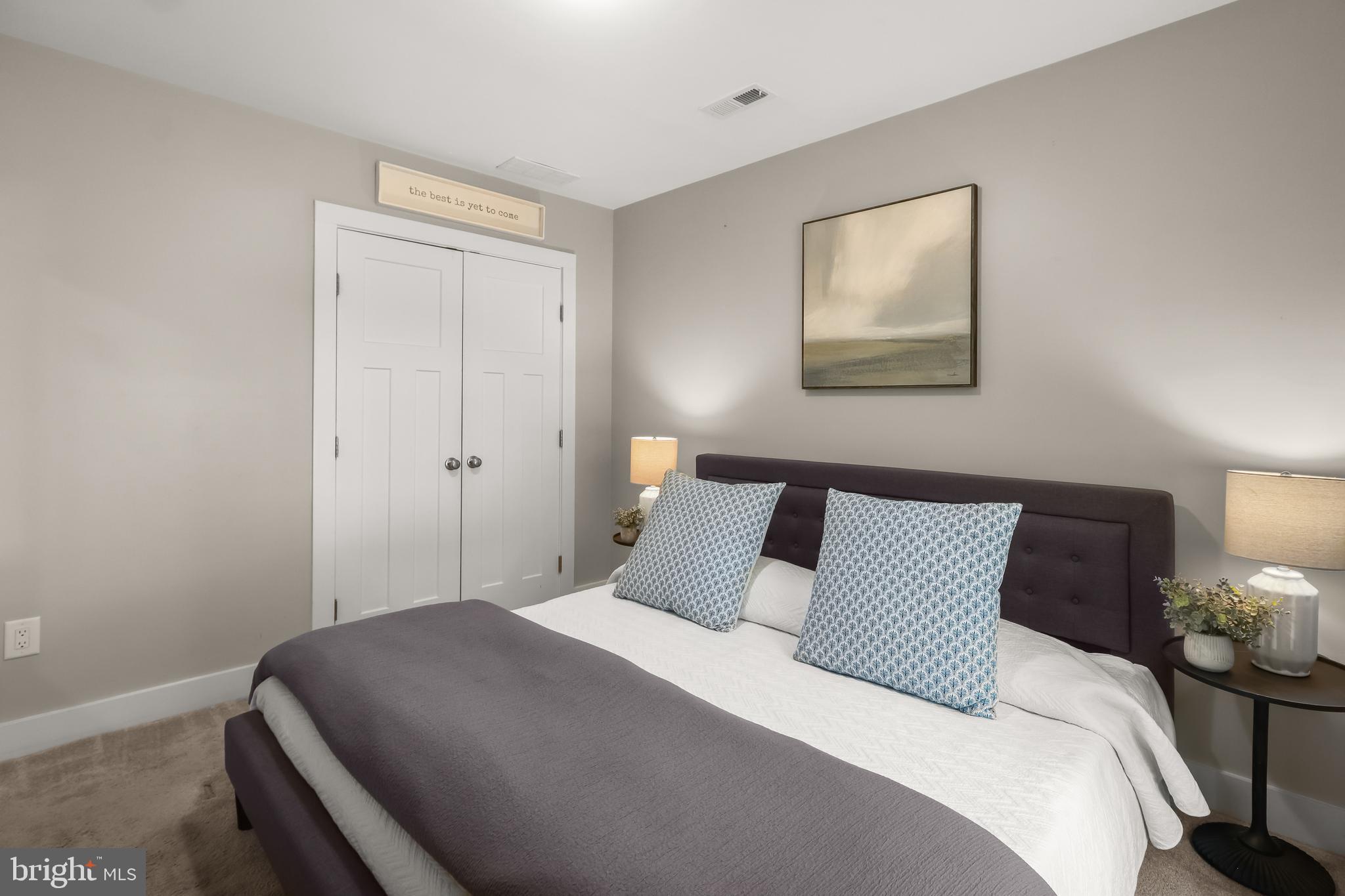 SUNRISE BEACH - Residential