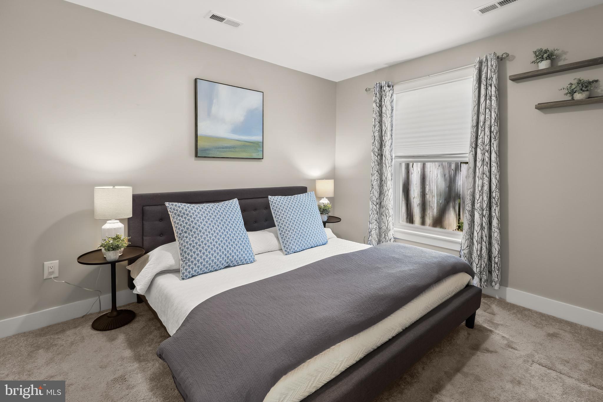 SUNRISE BEACH - Residential