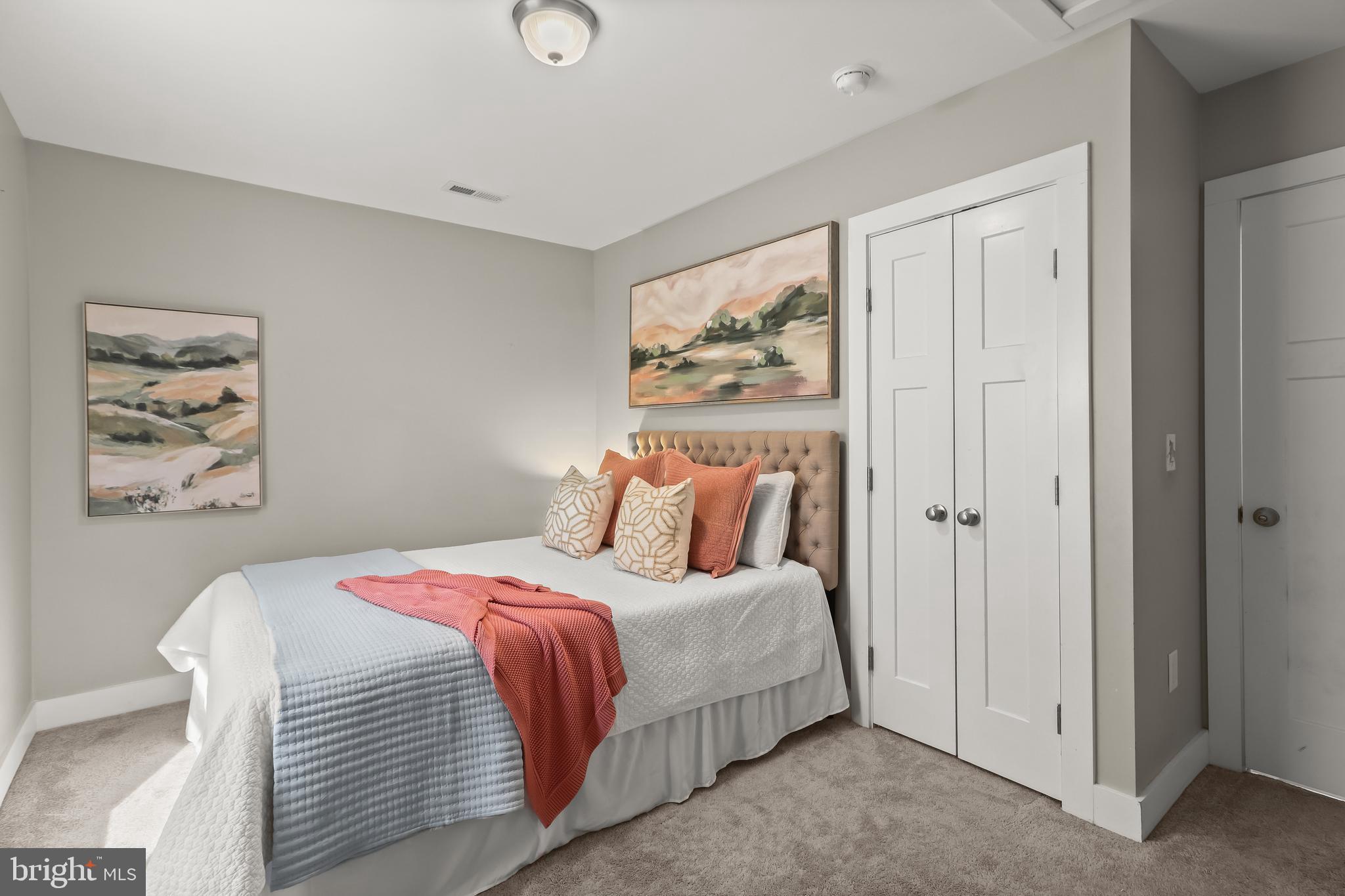 SUNRISE BEACH - Residential