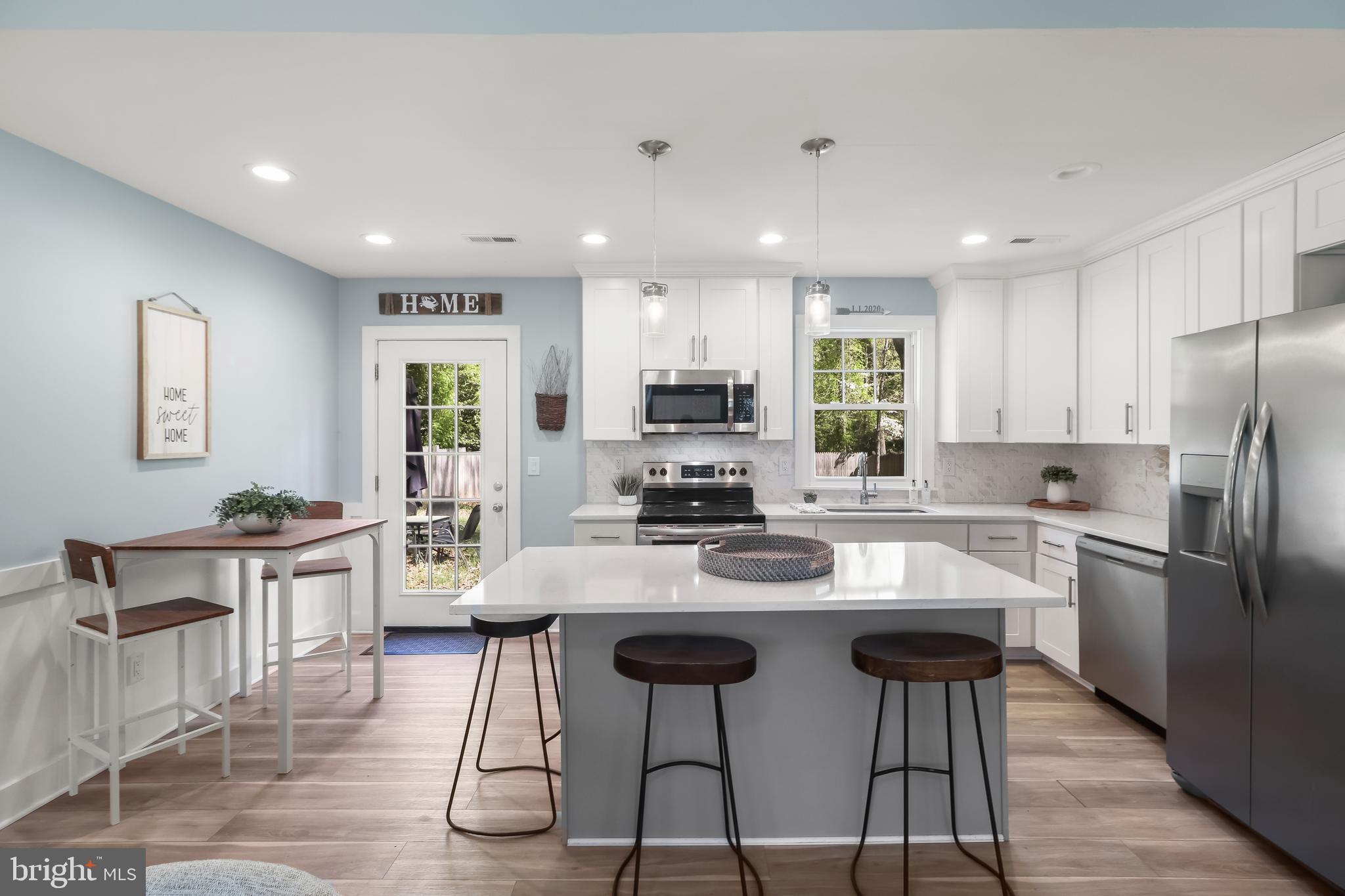 SUNRISE BEACH - Residential