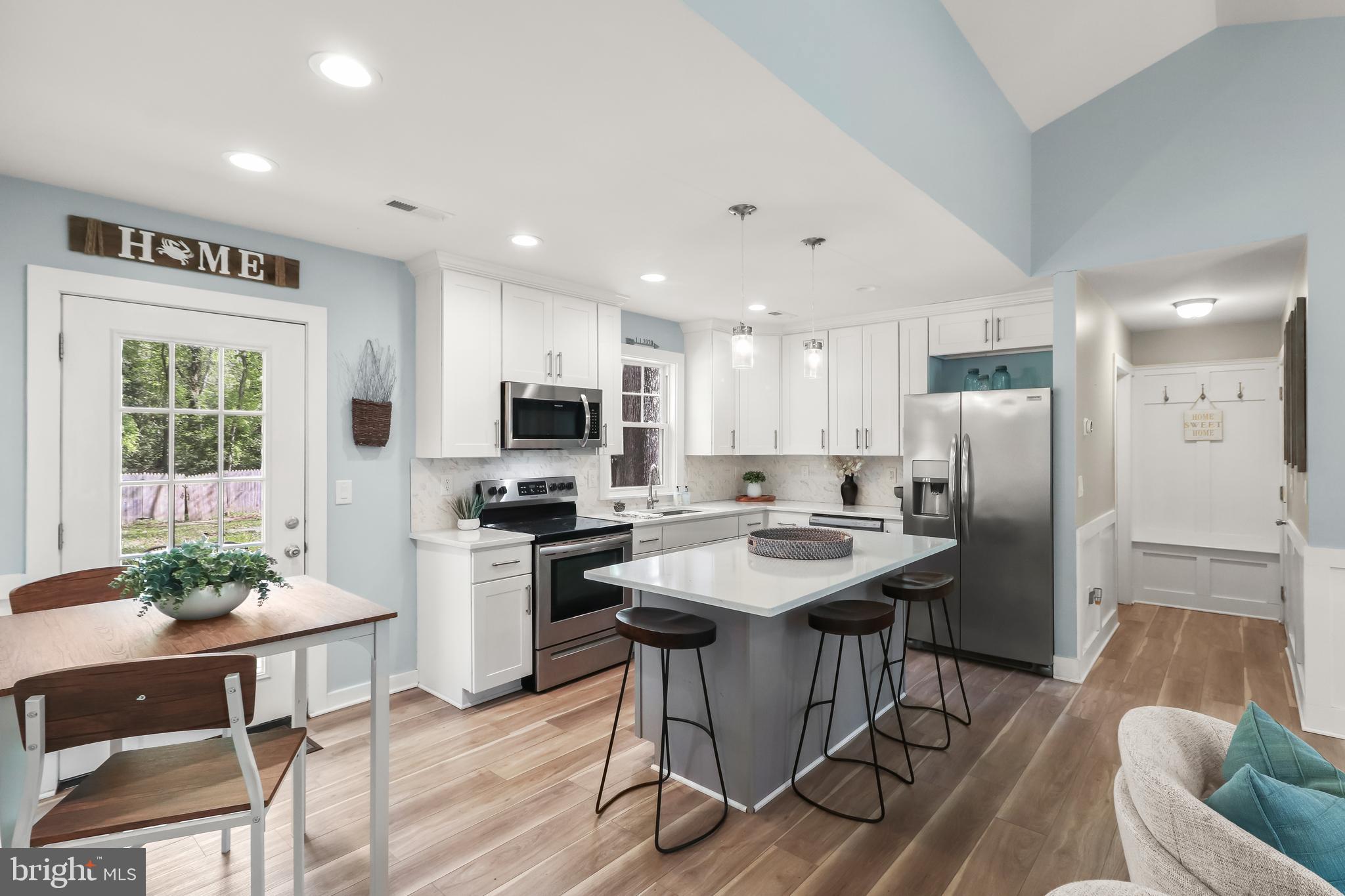 SUNRISE BEACH - Residential