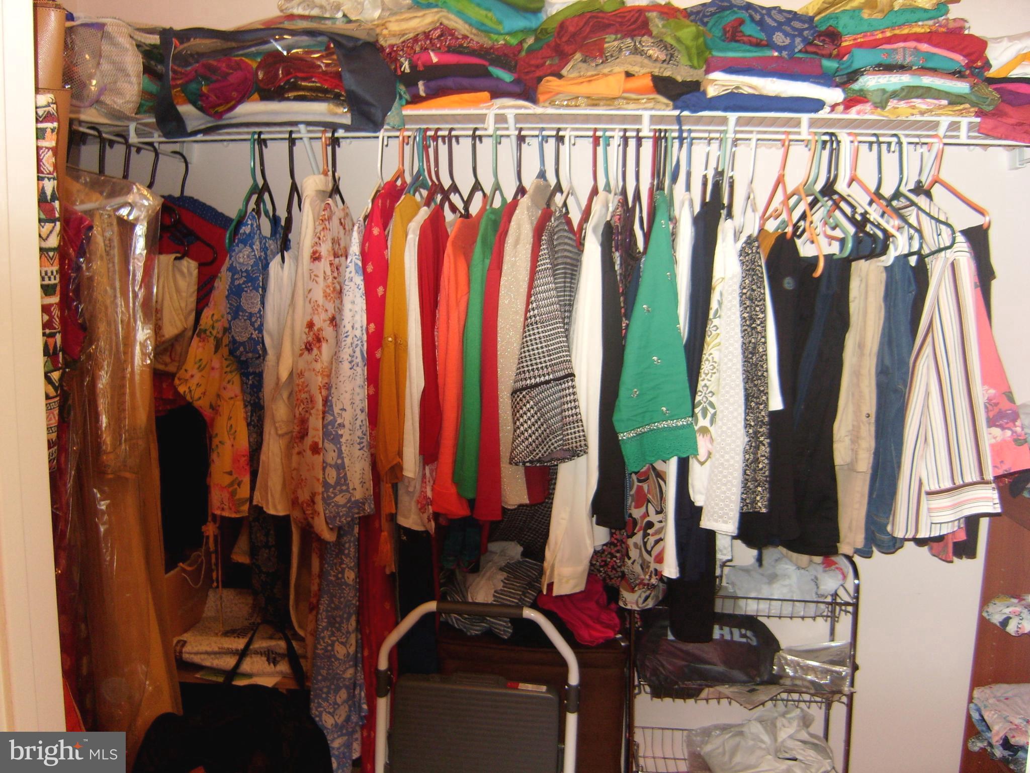 WILTSHIRE WALK - Residential Lease