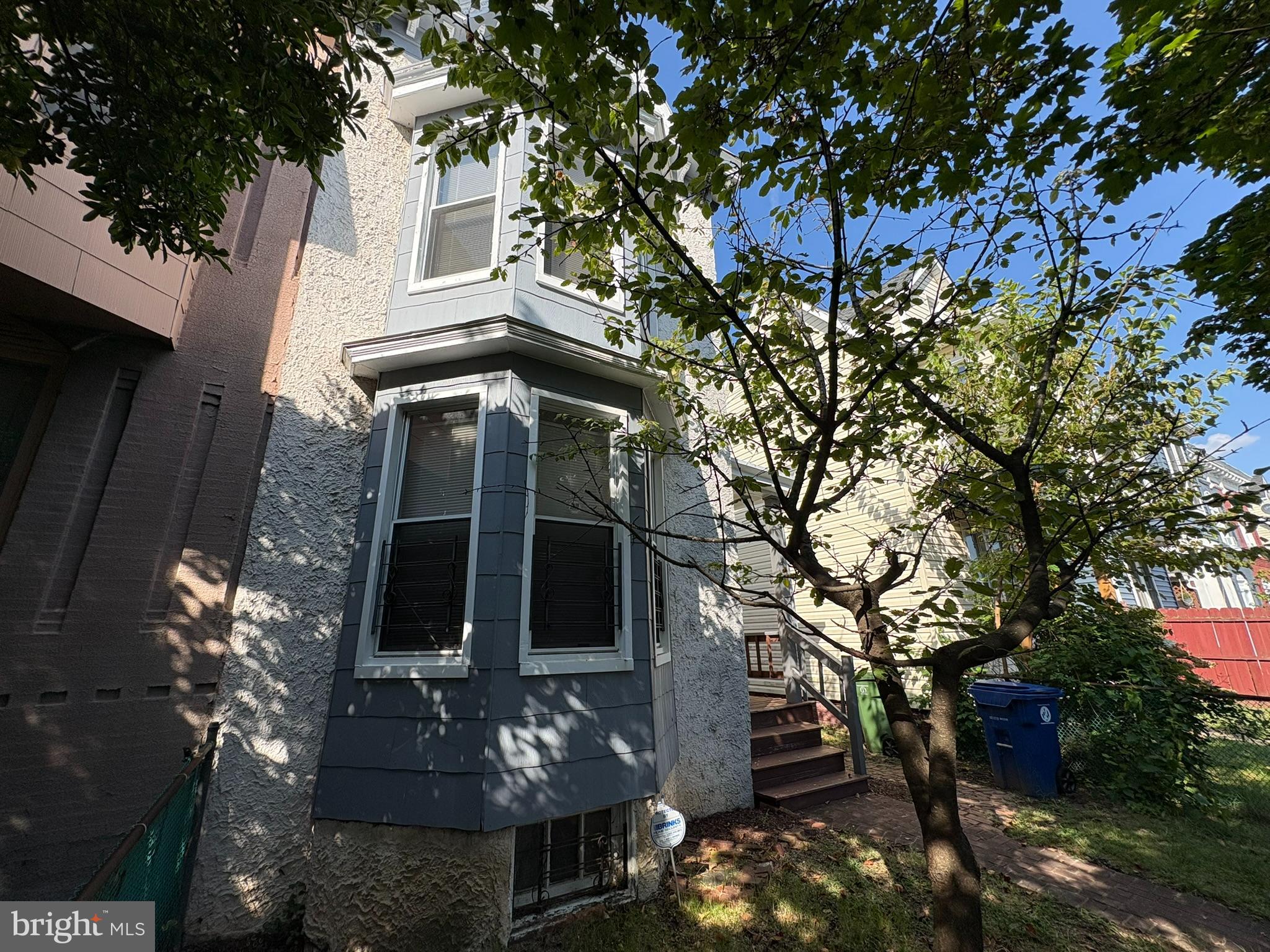 WAVERLY - Residential Lease