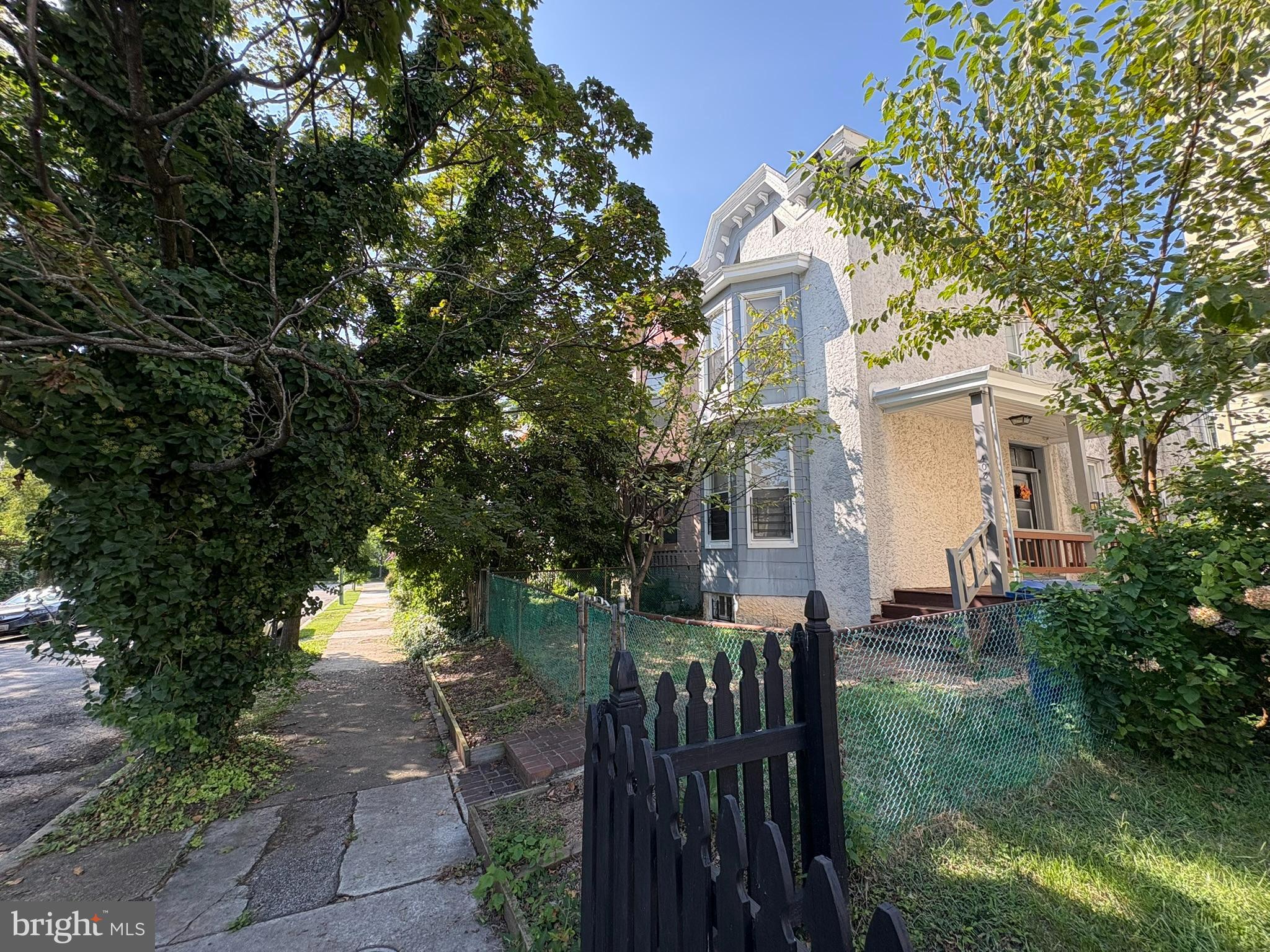 WAVERLY - Residential Lease