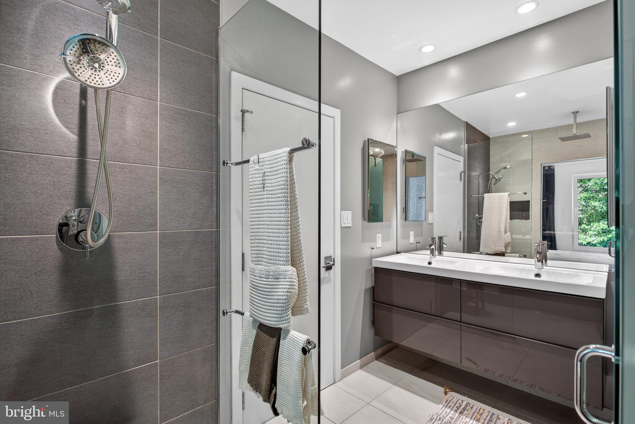 CENTER CITY - Residential