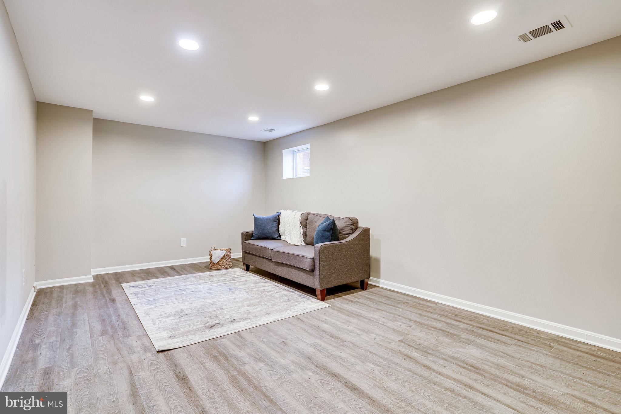 DEEPWOOD - Residential