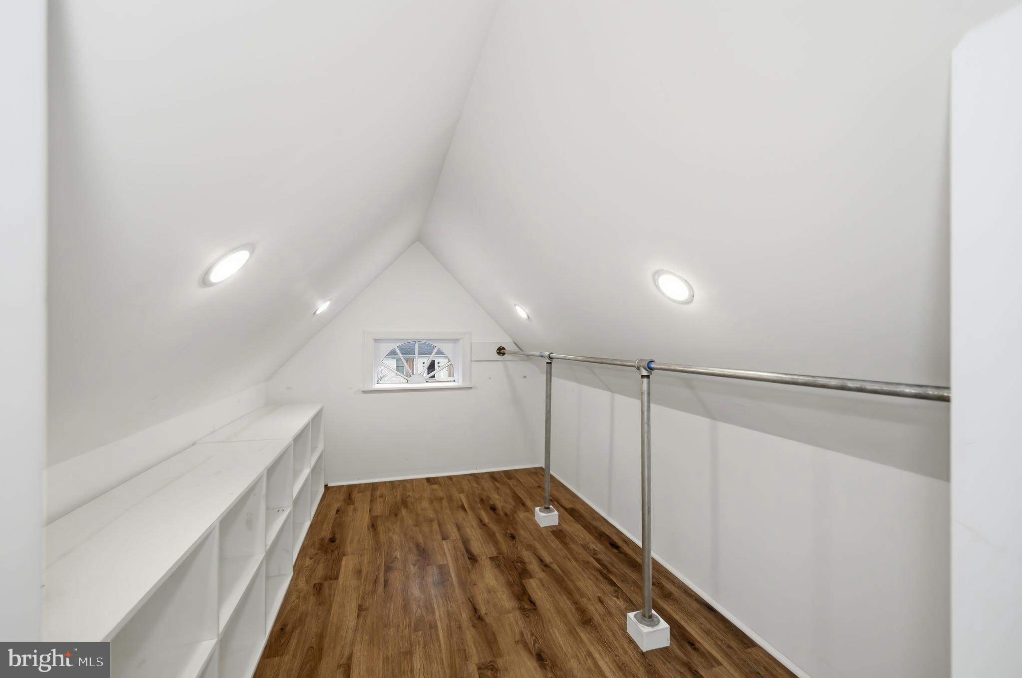 EASTON - Residential