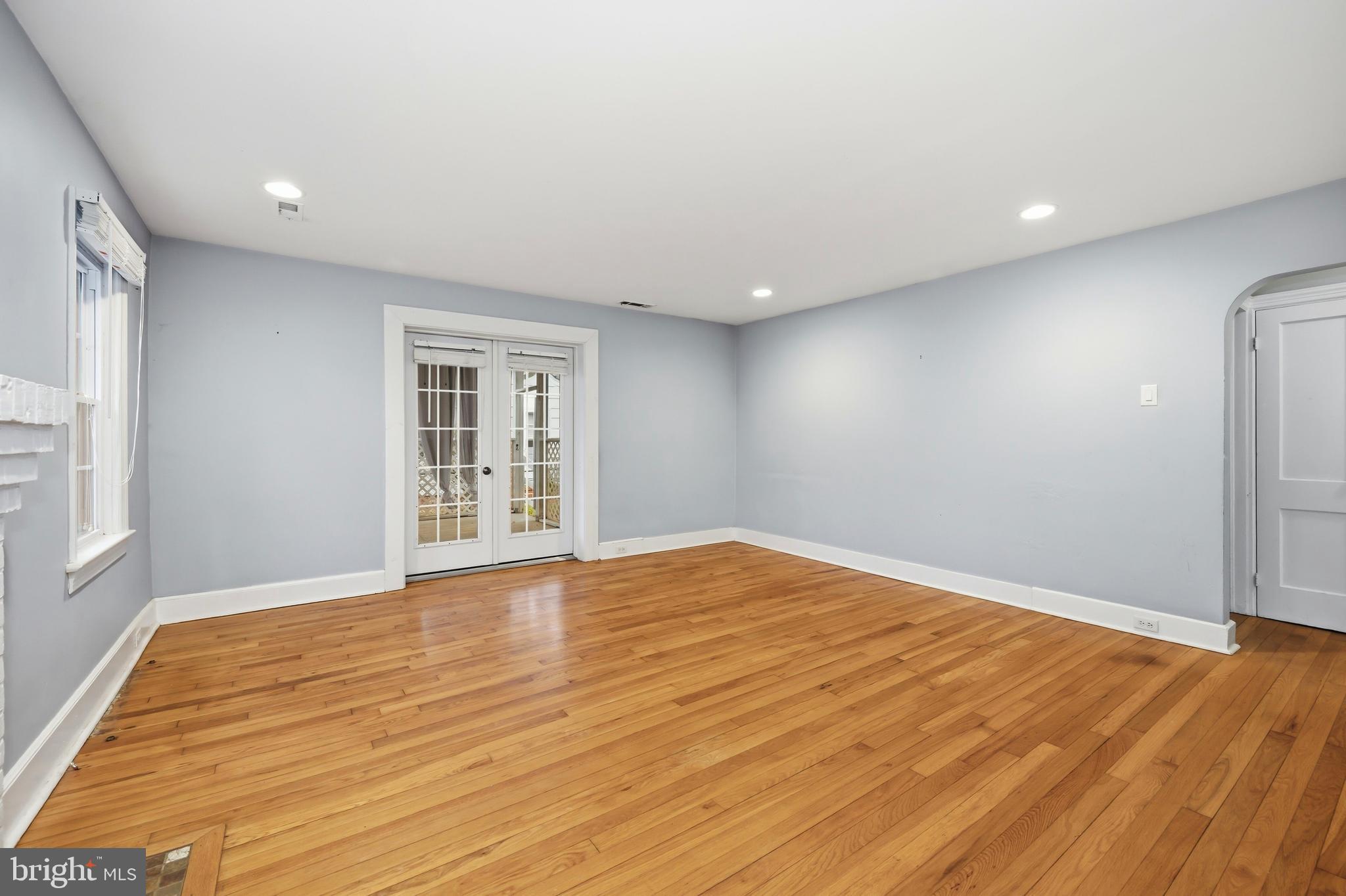 EASTON - Residential