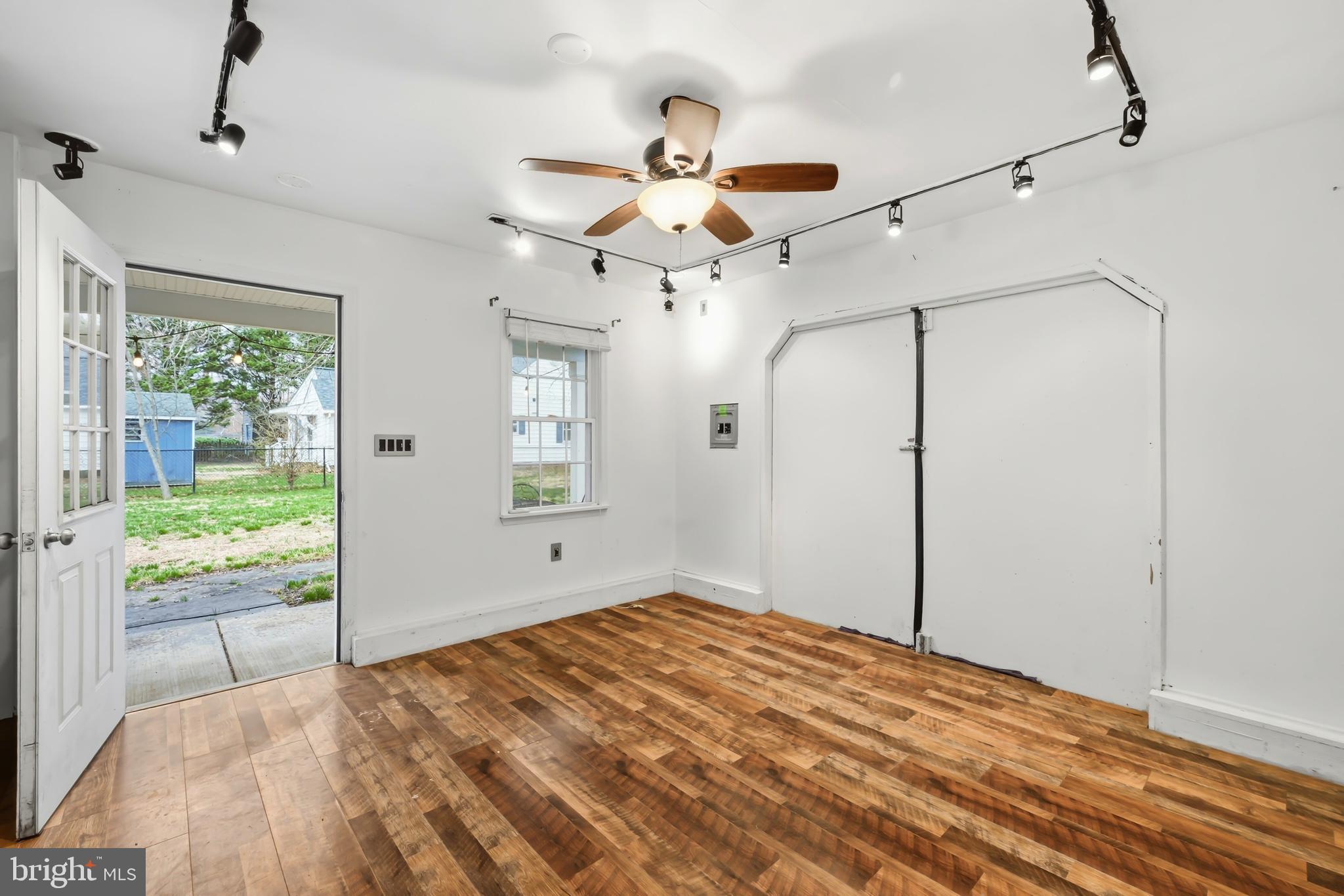 EASTON - Residential