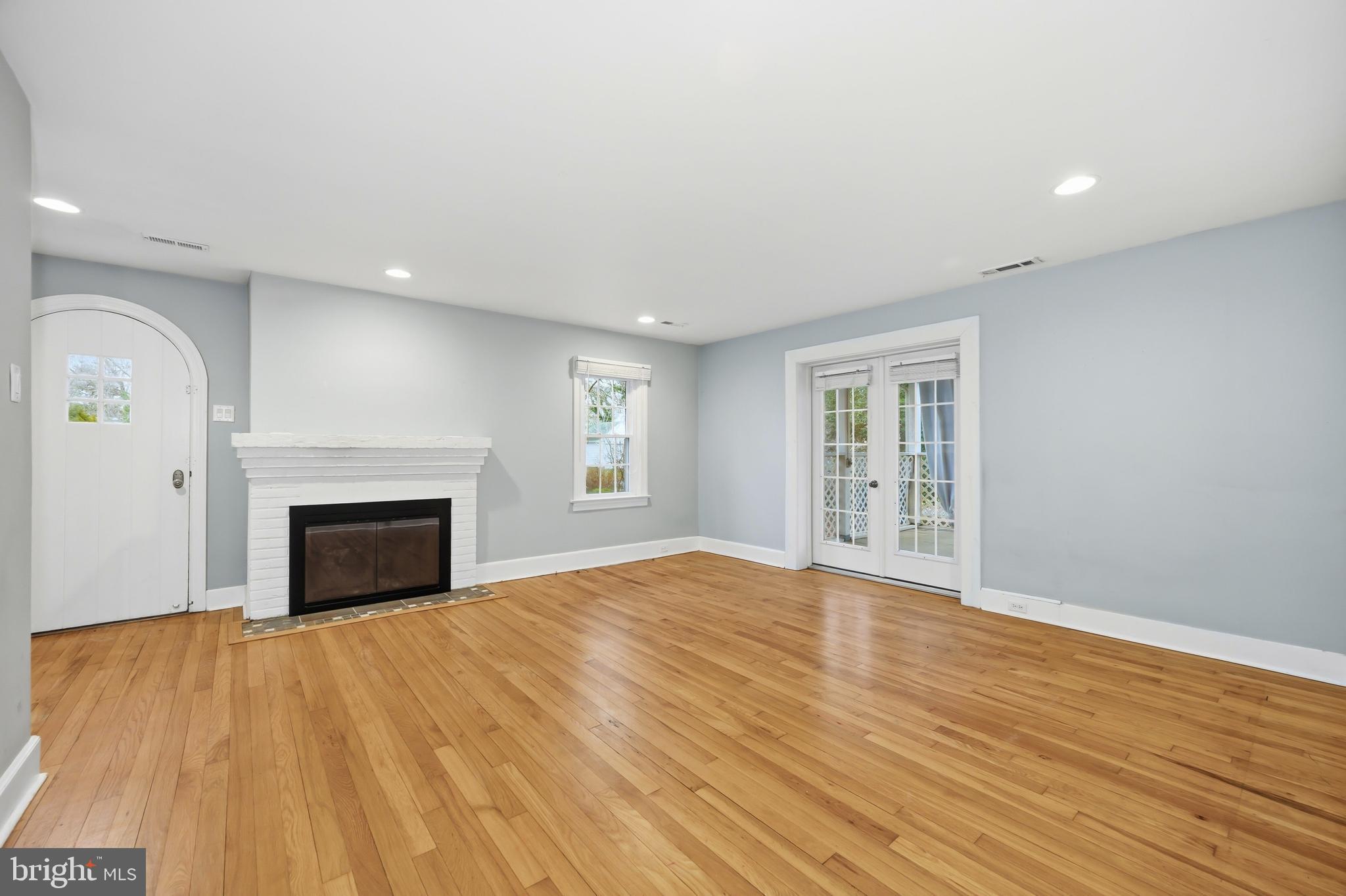 EASTON - Residential