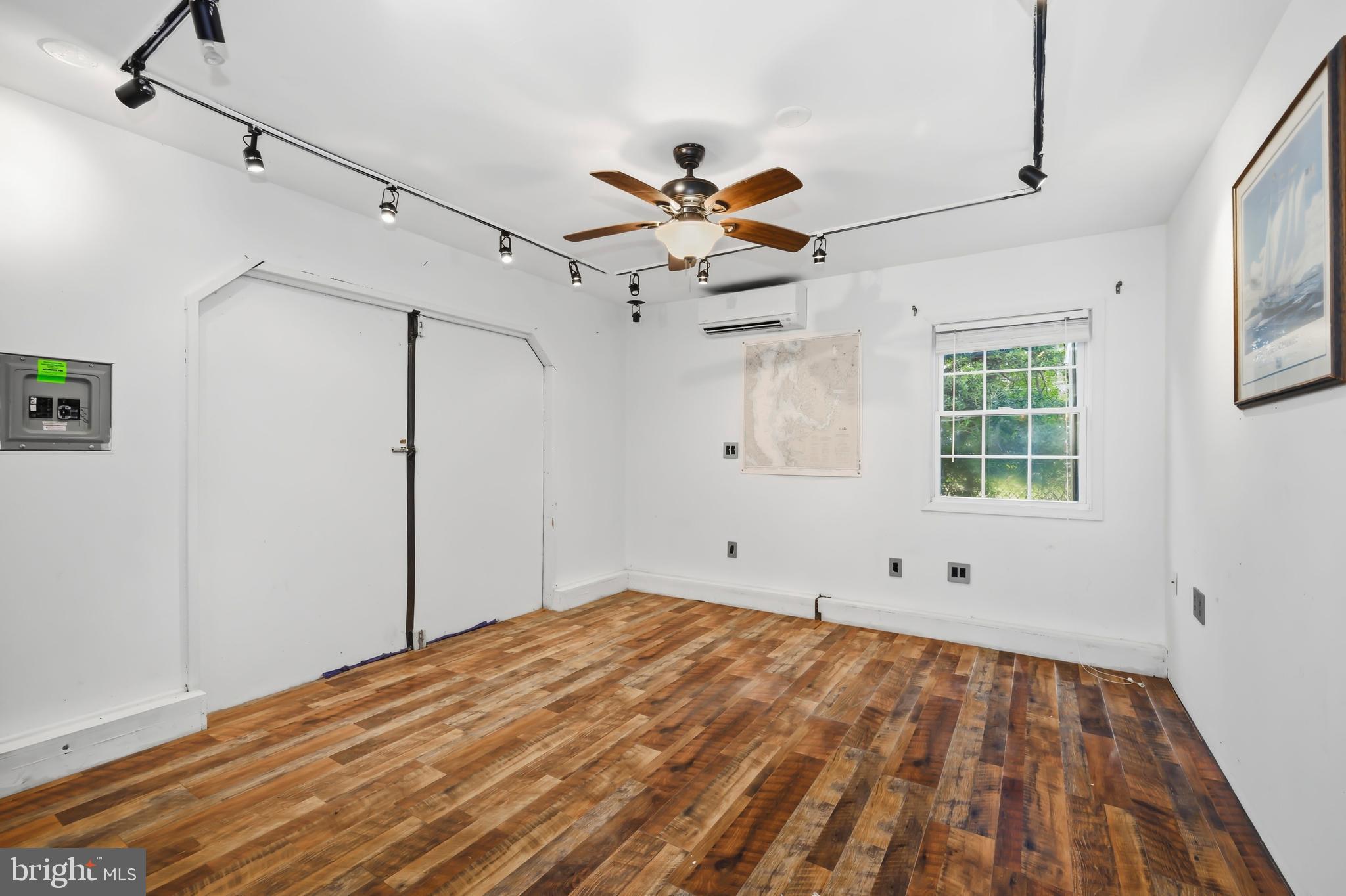 EASTON - Residential