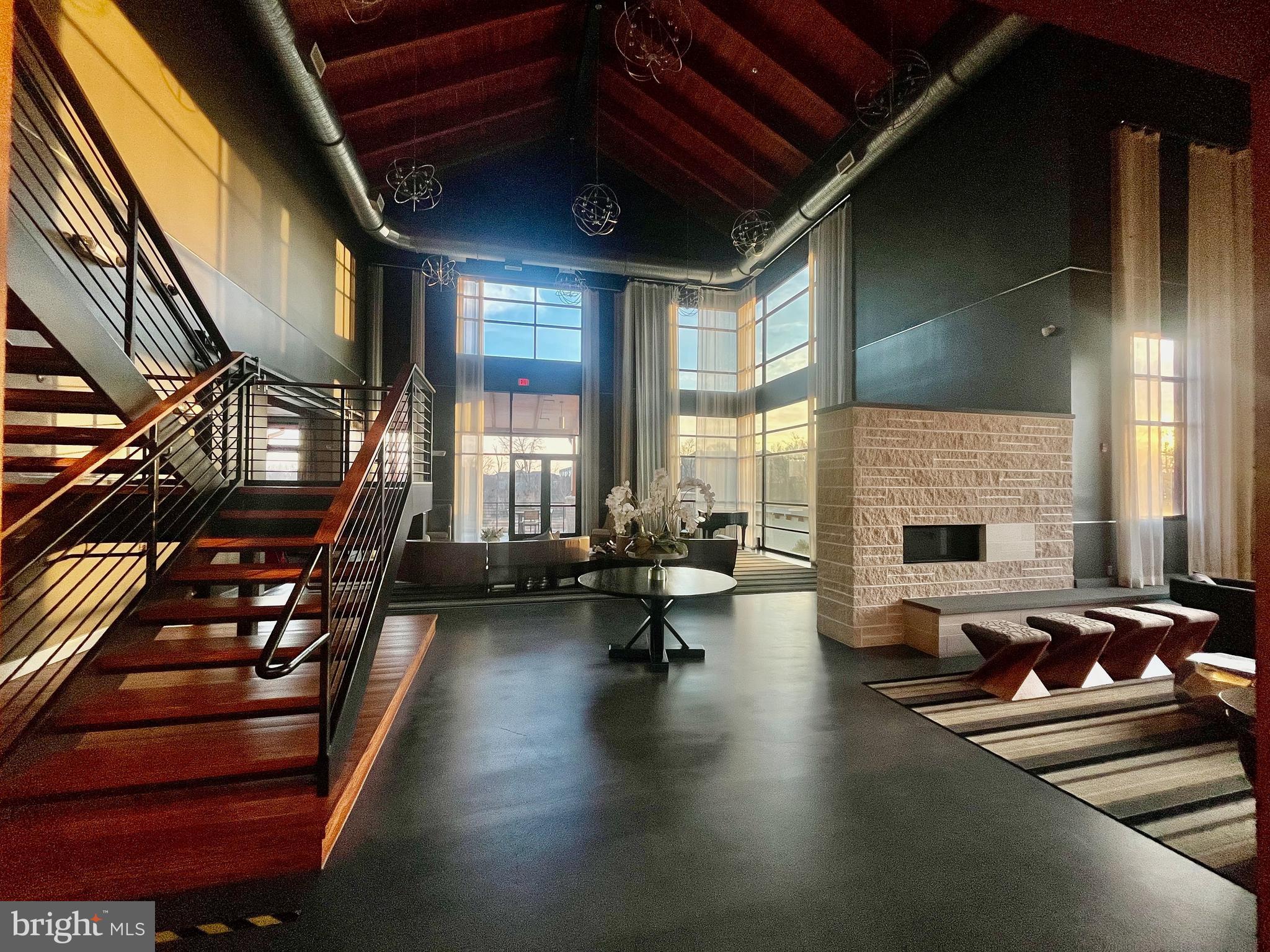 ONE LOUDOUN - Residential