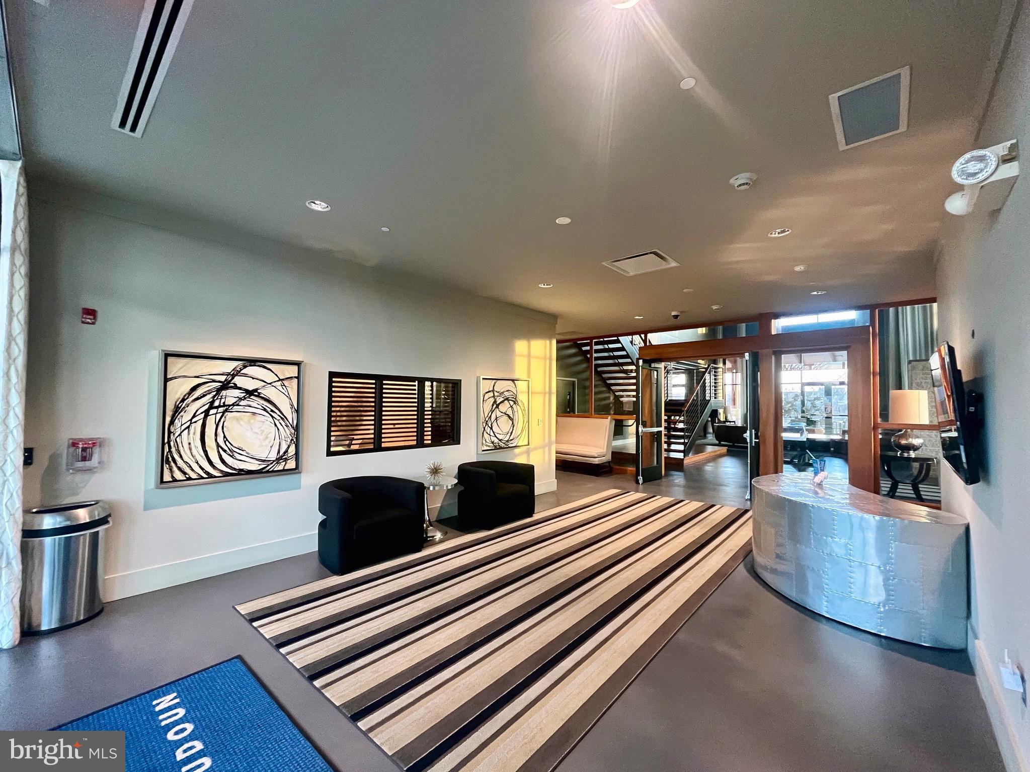 ONE LOUDOUN - Residential