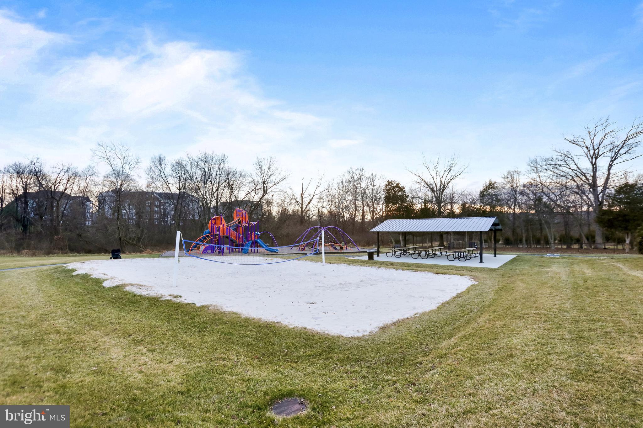 ONE LOUDOUN - Residential