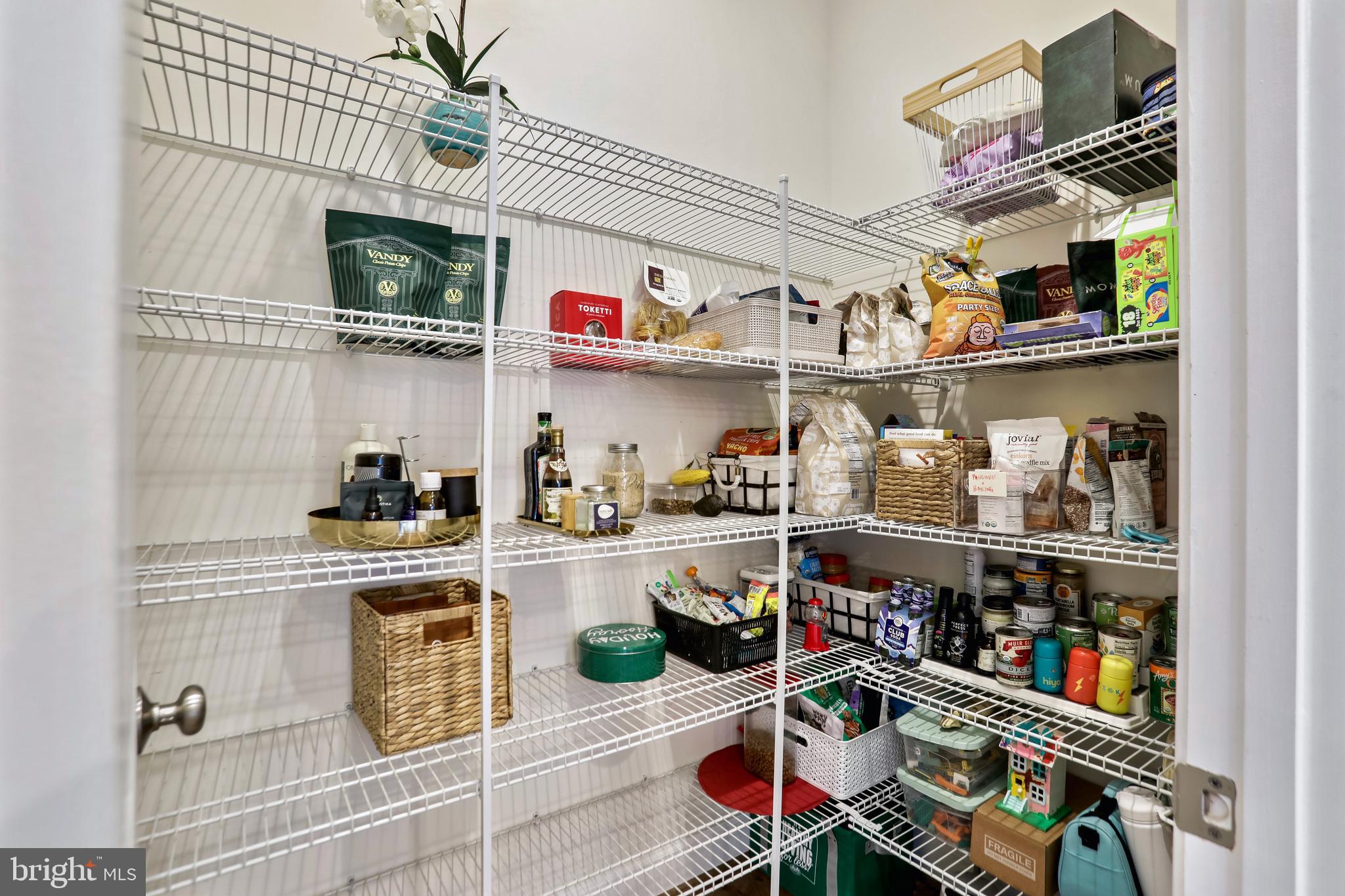 ONE LOUDOUN - Residential