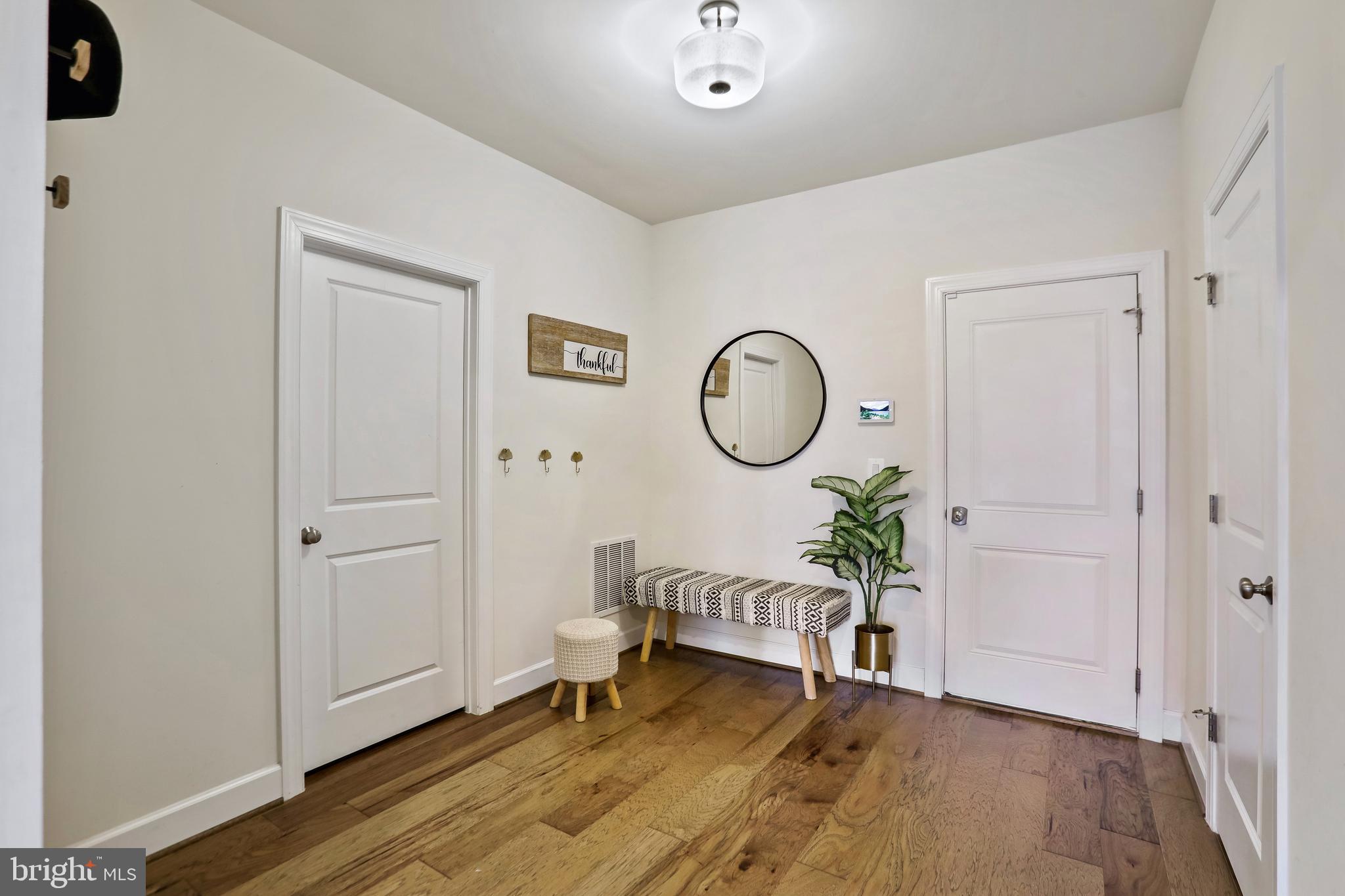 ONE LOUDOUN - Residential