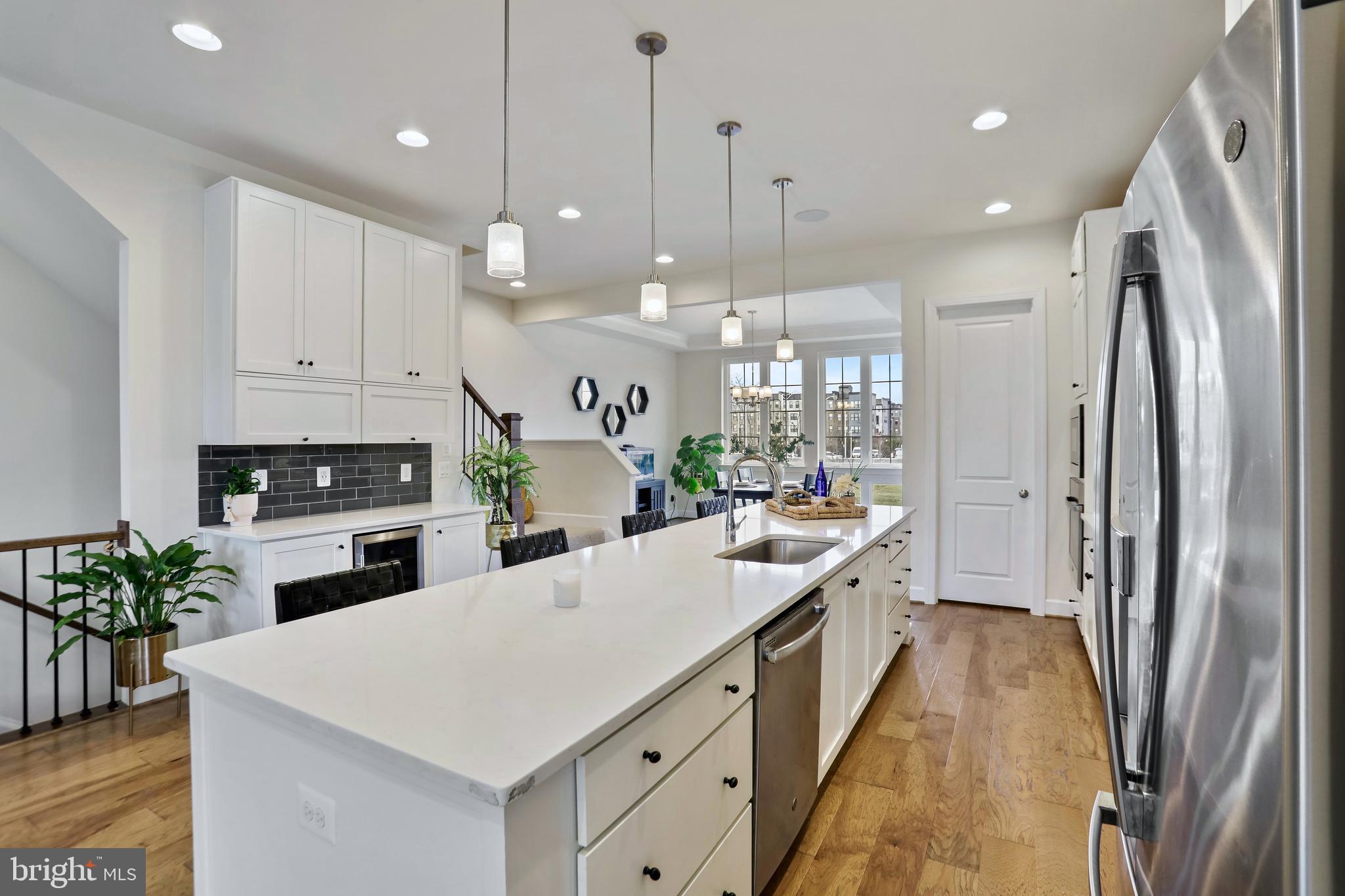 ONE LOUDOUN - Residential