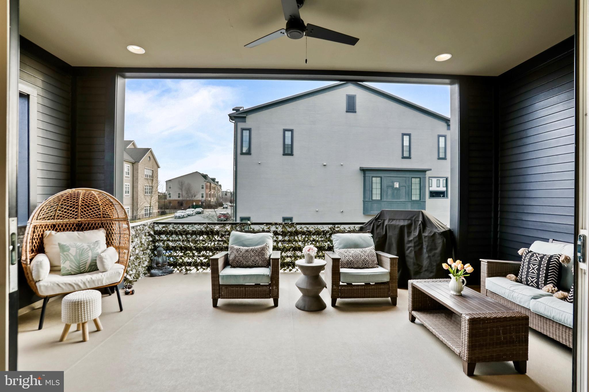 ONE LOUDOUN - Residential