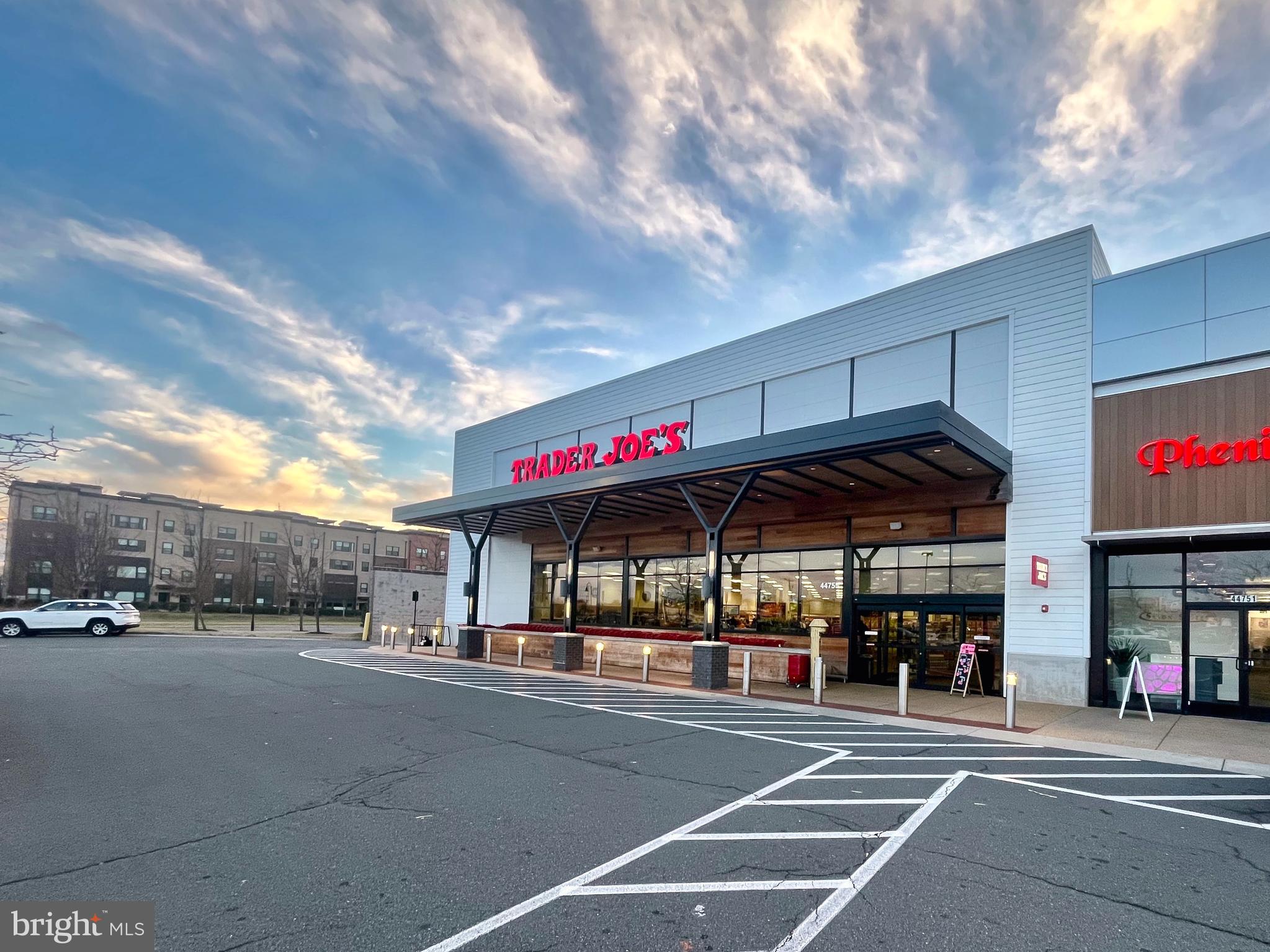 ONE LOUDOUN - Residential