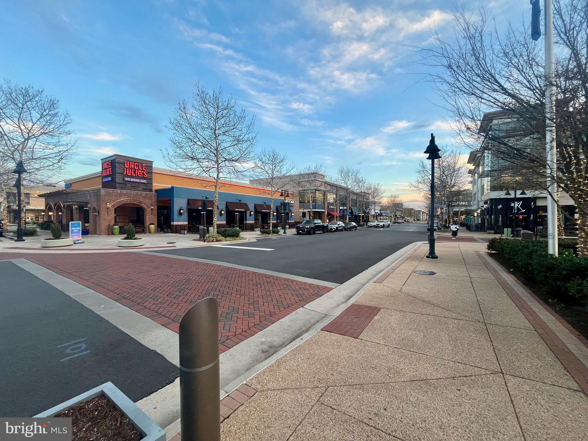 ONE LOUDOUN - Residential