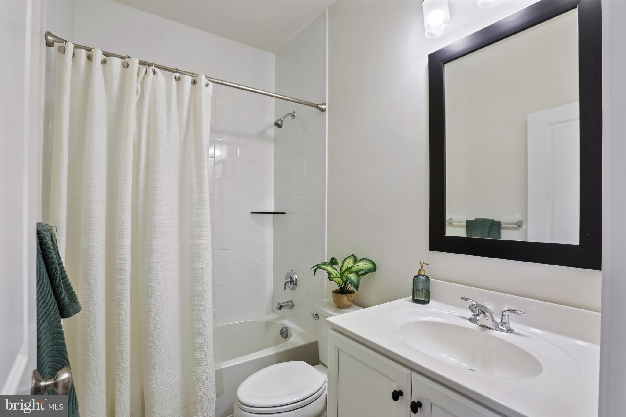 ONE LOUDOUN - Residential