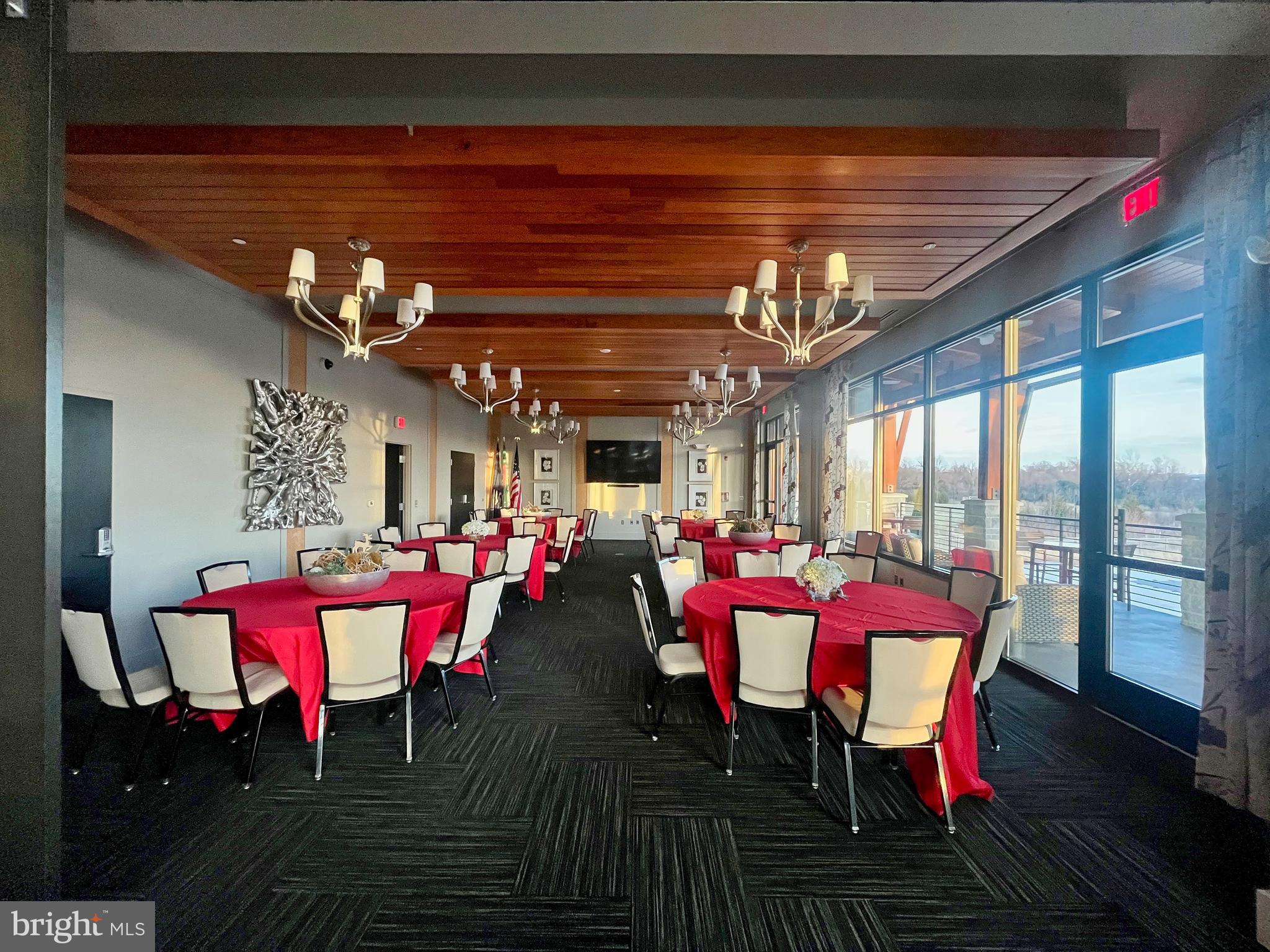 ONE LOUDOUN - Residential