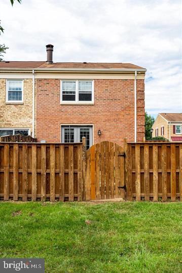 SPRINGFIELD SQUARE - Residential Lease