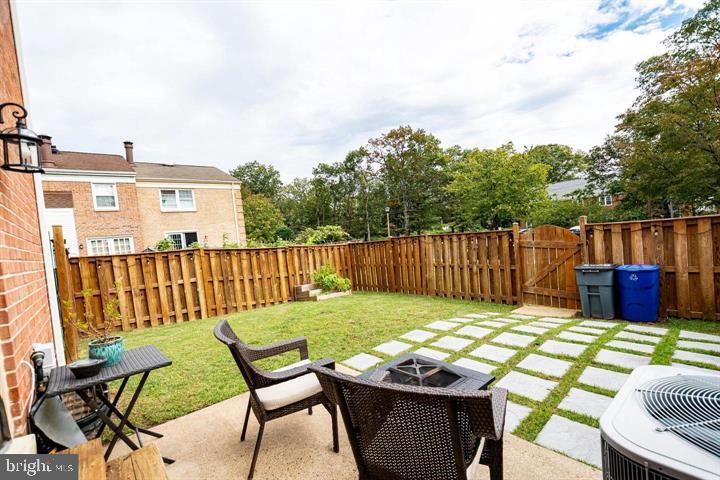 SPRINGFIELD SQUARE - Residential Lease