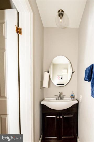 SPRINGFIELD SQUARE - Residential Lease