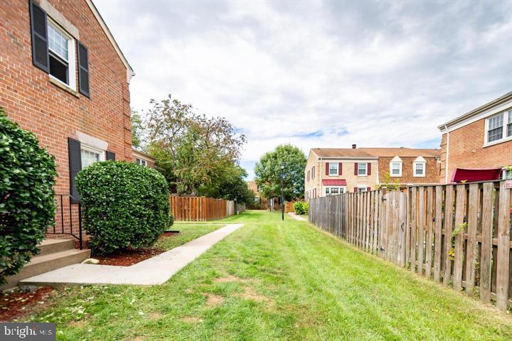 SPRINGFIELD SQUARE - Residential Lease