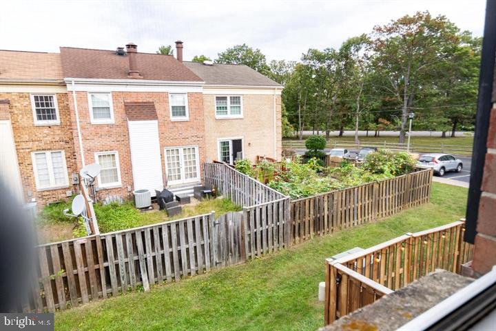 SPRINGFIELD SQUARE - Residential Lease