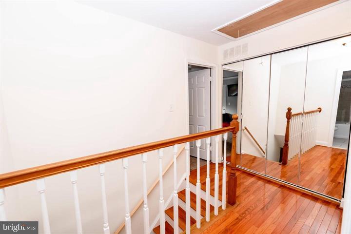 SPRINGFIELD SQUARE - Residential Lease