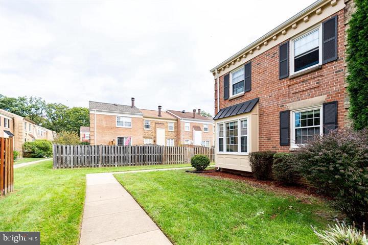 SPRINGFIELD SQUARE - Residential Lease