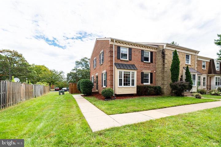 SPRINGFIELD SQUARE - Residential Lease