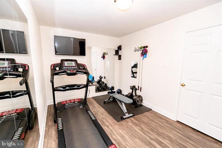 SPRINGFIELD SQUARE - Residential Lease