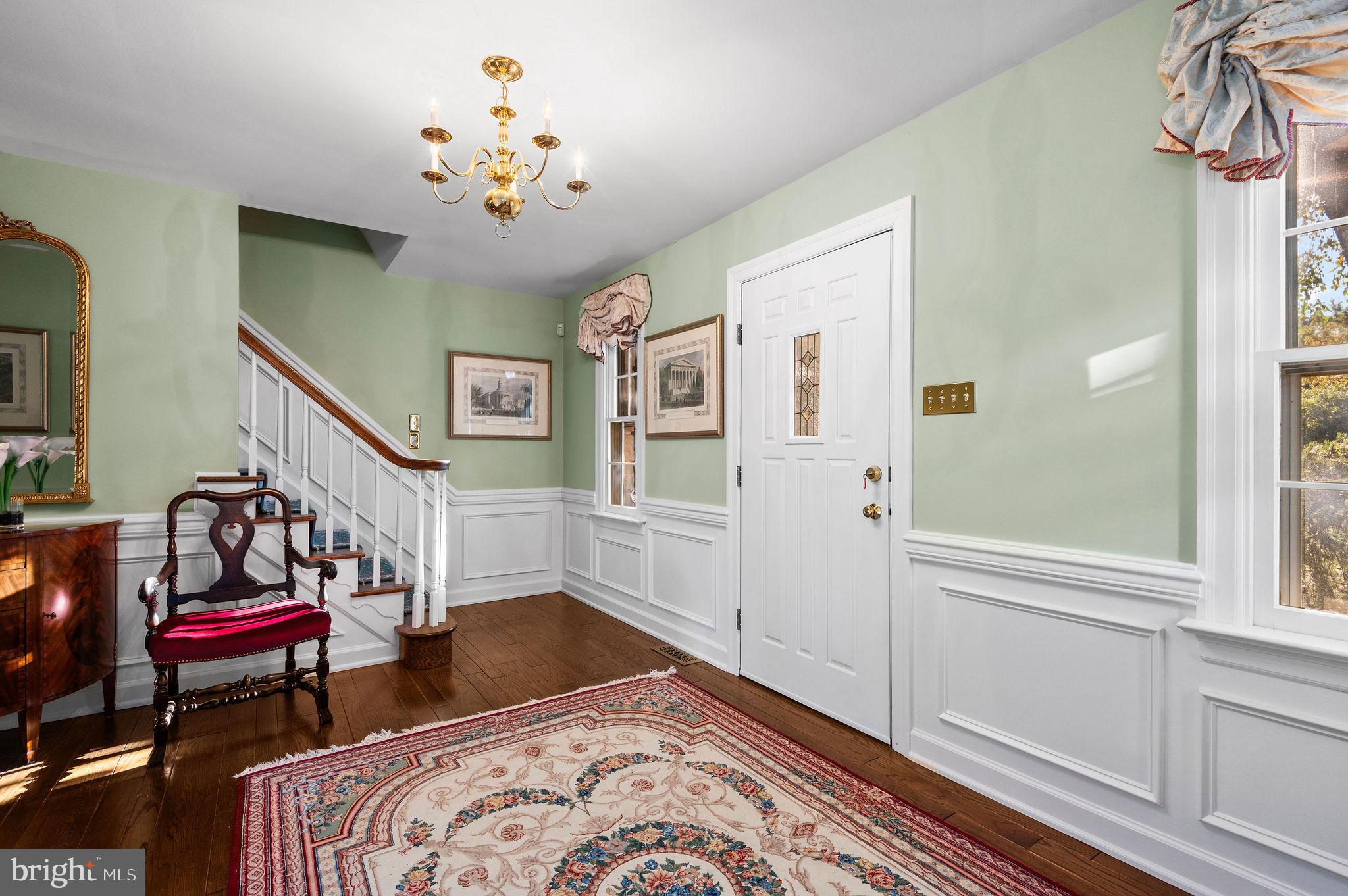 560 WOODFORD ROAD