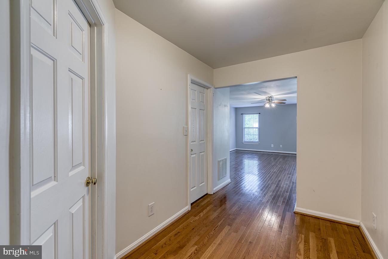 HAMPTON OAKS - Residential Lease