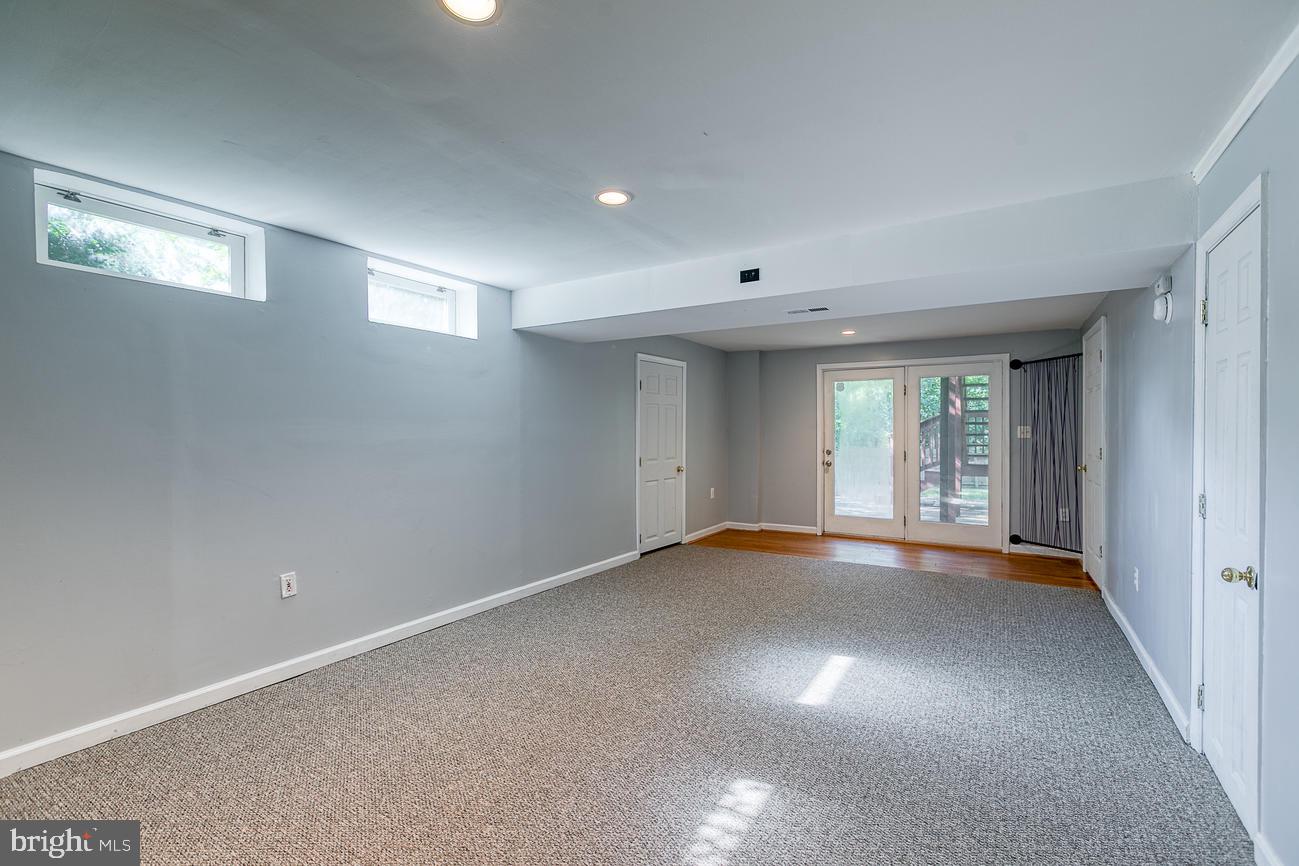 HAMPTON OAKS - Residential Lease