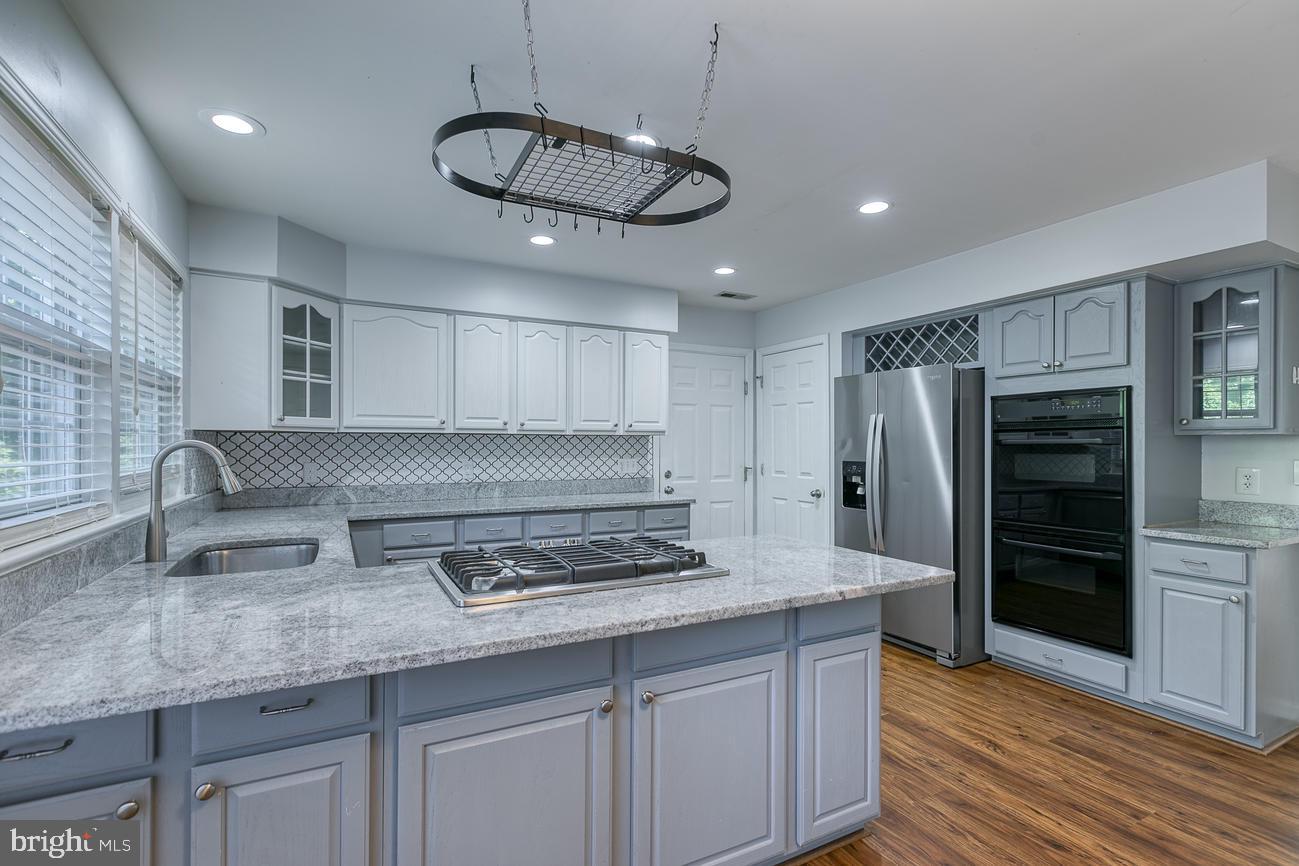 HAMPTON OAKS - Residential Lease