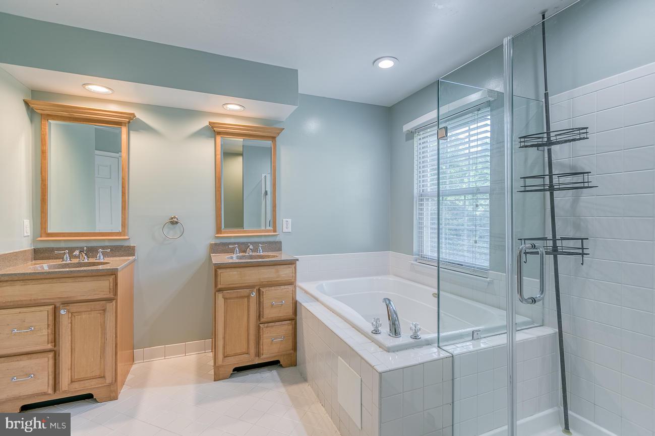 HAMPTON OAKS - Residential Lease