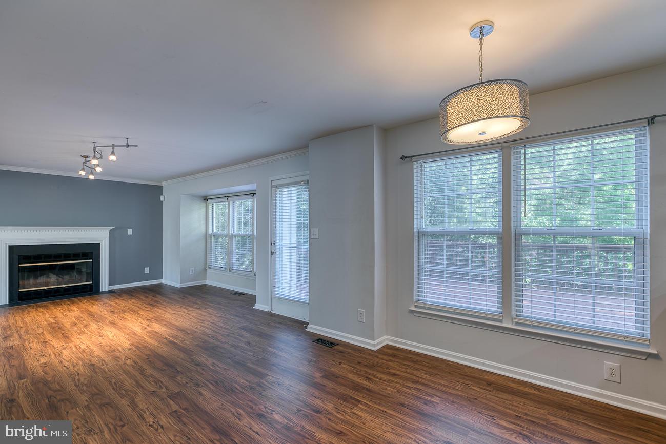 HAMPTON OAKS - Residential Lease